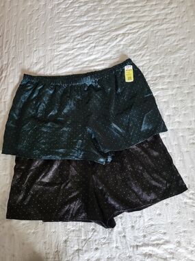Women's Satin Polka Dot Pajama Shorts X2- Black & Dark Green